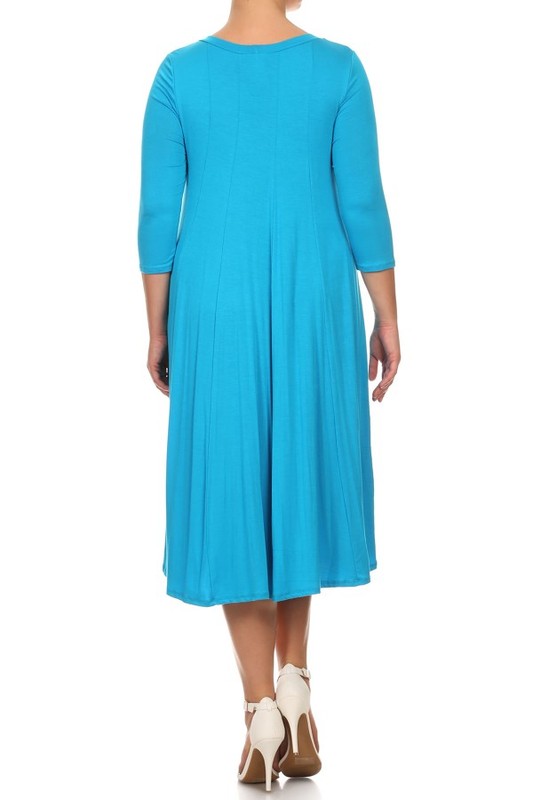Solid 3/4 Sleeve Midi Dress - Relaxed Style with Scoop Neck and Pleated Detailing