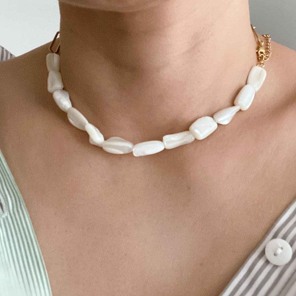 18K Gold Chain & Shell Pearl Necklace - Sophisticated Statement Piece