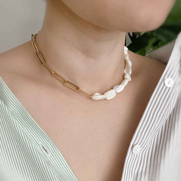 18K Gold Chain & Shell Pearl Necklace - Sophisticated Statement Piece