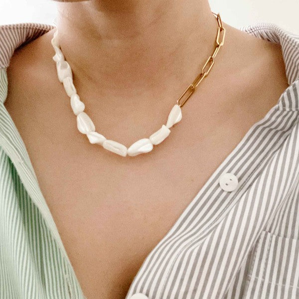 18K Gold Chain & Shell Pearl Necklace - Sophisticated Statement Piece