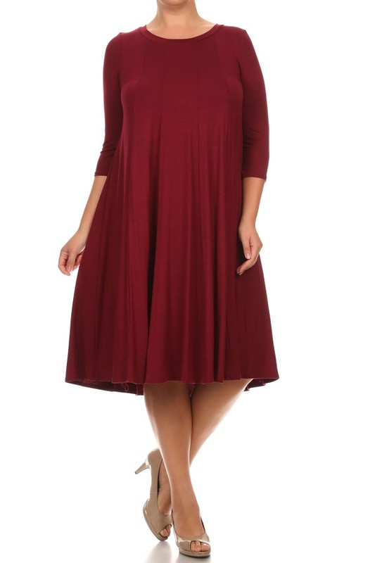 Solid 3/4 Sleeve Midi Dress - Relaxed Style with Scoop Neck and Pleated Detailing