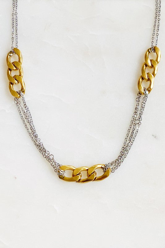 18k Gold Two Toned Noble Chain Necklace - Versatile and Stylish with Gold and Silver Tones