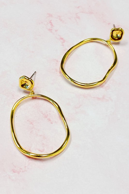 18K Gold Modern Molten Oval Drop Earrings - Stylish and Chic Dangling Look