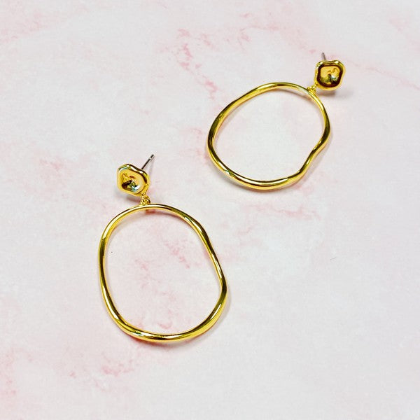 18K Gold Modern Molten Oval Drop Earrings - Stylish and Chic Dangling Look