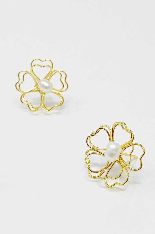 18k Gold Heart Petals Earrings - Sophisticated and Classic Design