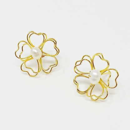 18k Gold Heart Petals Earrings - Sophisticated and Classic Design