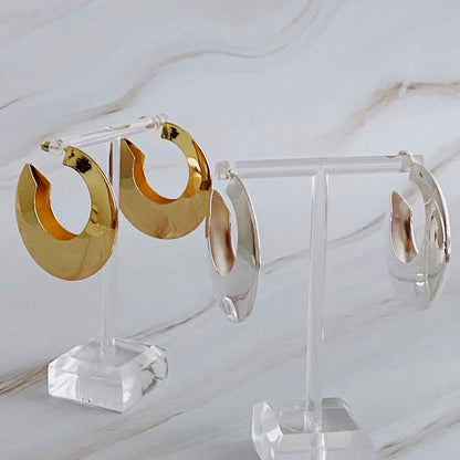 Light And Modern Hoop Earrings - Sleek and Timeless Accessories