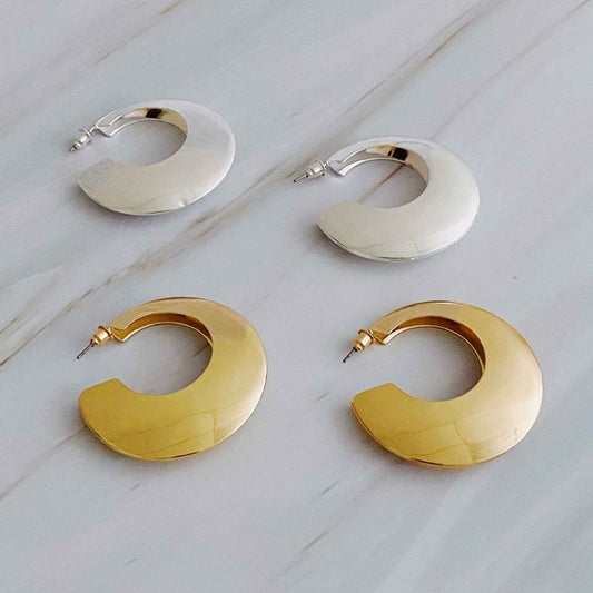 Light And Modern Hoop Earrings - Sleek and Timeless Accessories