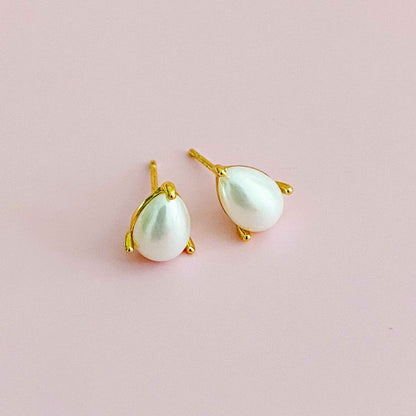 18k Gold Teardrop Stud Earrings - Elegant and Classy Jewelry for Everyday Sophistication