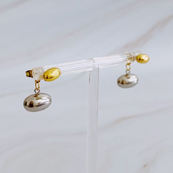 18k Gold Dangling Mini Bean Earrings - Stylish and Sophisticated Two-Toned Design