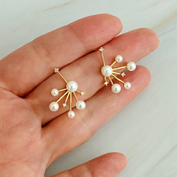 18k Gold Shooting Stars Stud Earrings - Elegant Design with Sparkles and Pearls