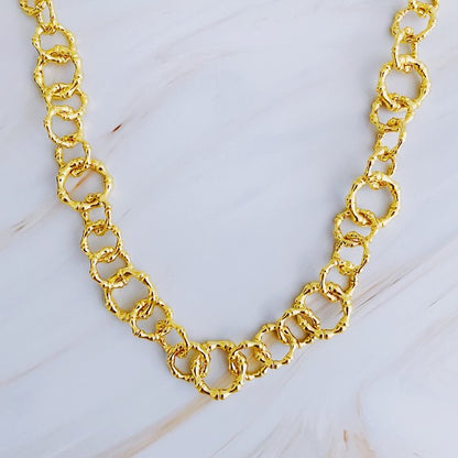 18K Gold Artfully Linked Chain Necklace with Luxurious Texture Finish