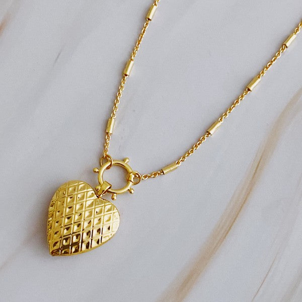 18K Gold Slash Heart Open Locket Necklace - Unique & Stylish Accessory