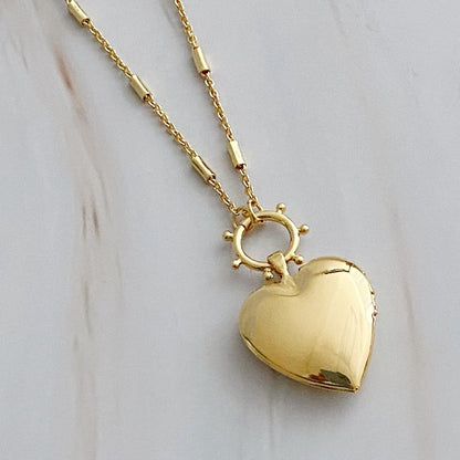 18K Gold Slash Heart Open Locket Necklace - Unique & Stylish Accessory